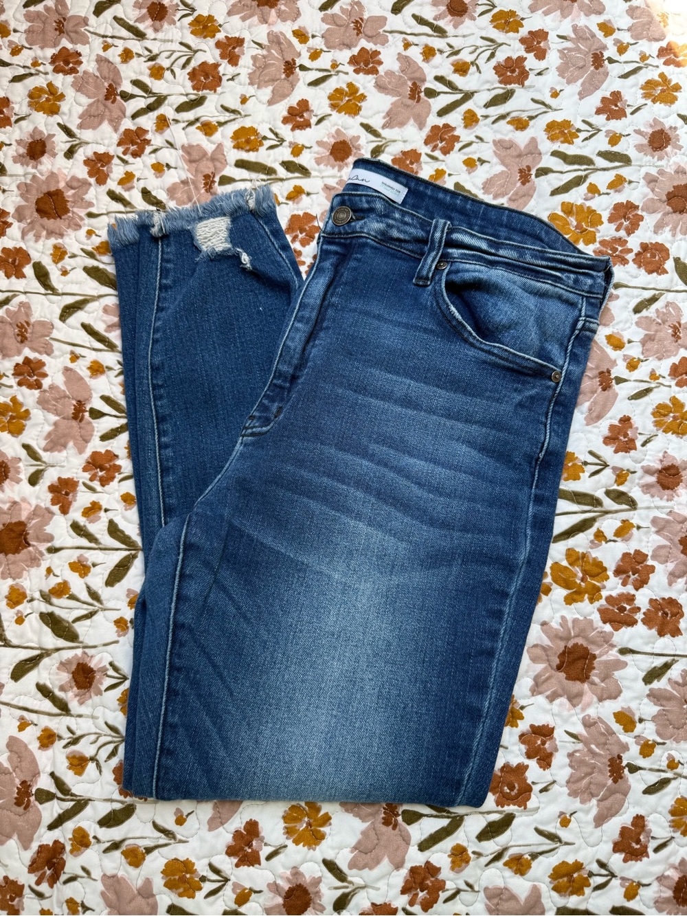 KanCan Dark Wash Cropped Distressed Skinny Jeans